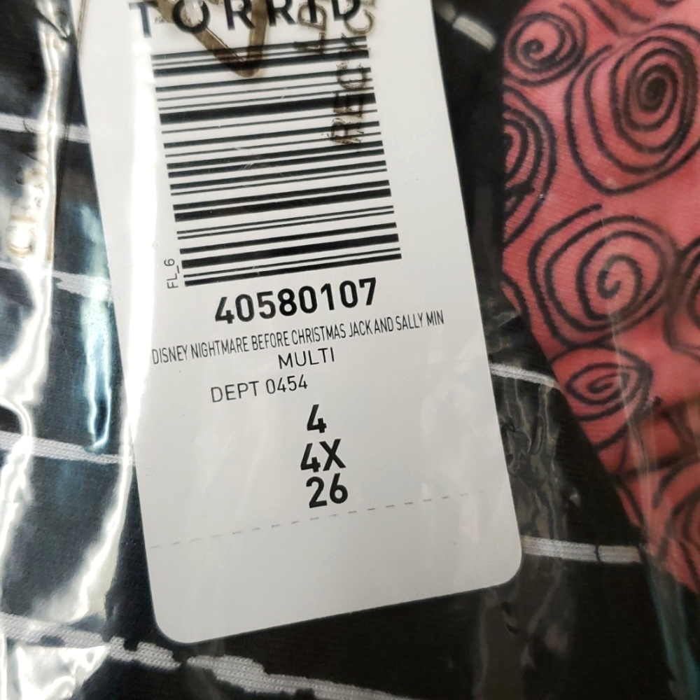 ❤️NWT TORRID NIGHTMARE BEFORE CHRISTMAS JACK & SALLY REVERSIBLE DRESS - Picture 6 of 13